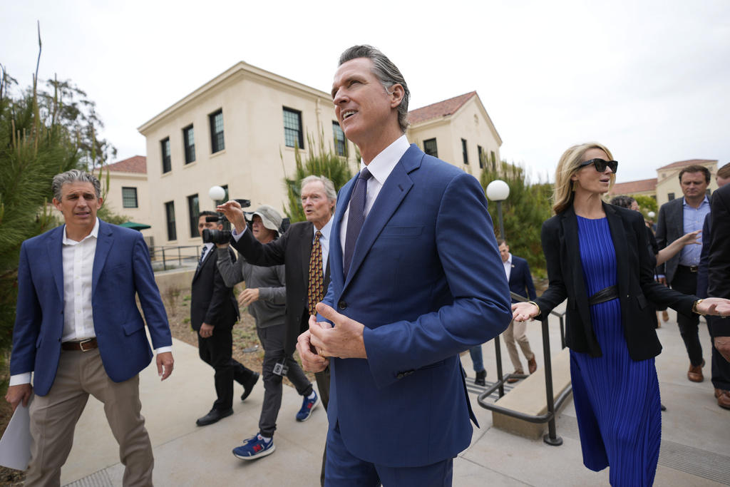 California continues U-turn on sanctuary state promise 