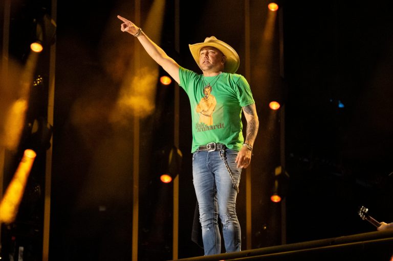 Jason Aldean shows us how to stand up to cancel culture