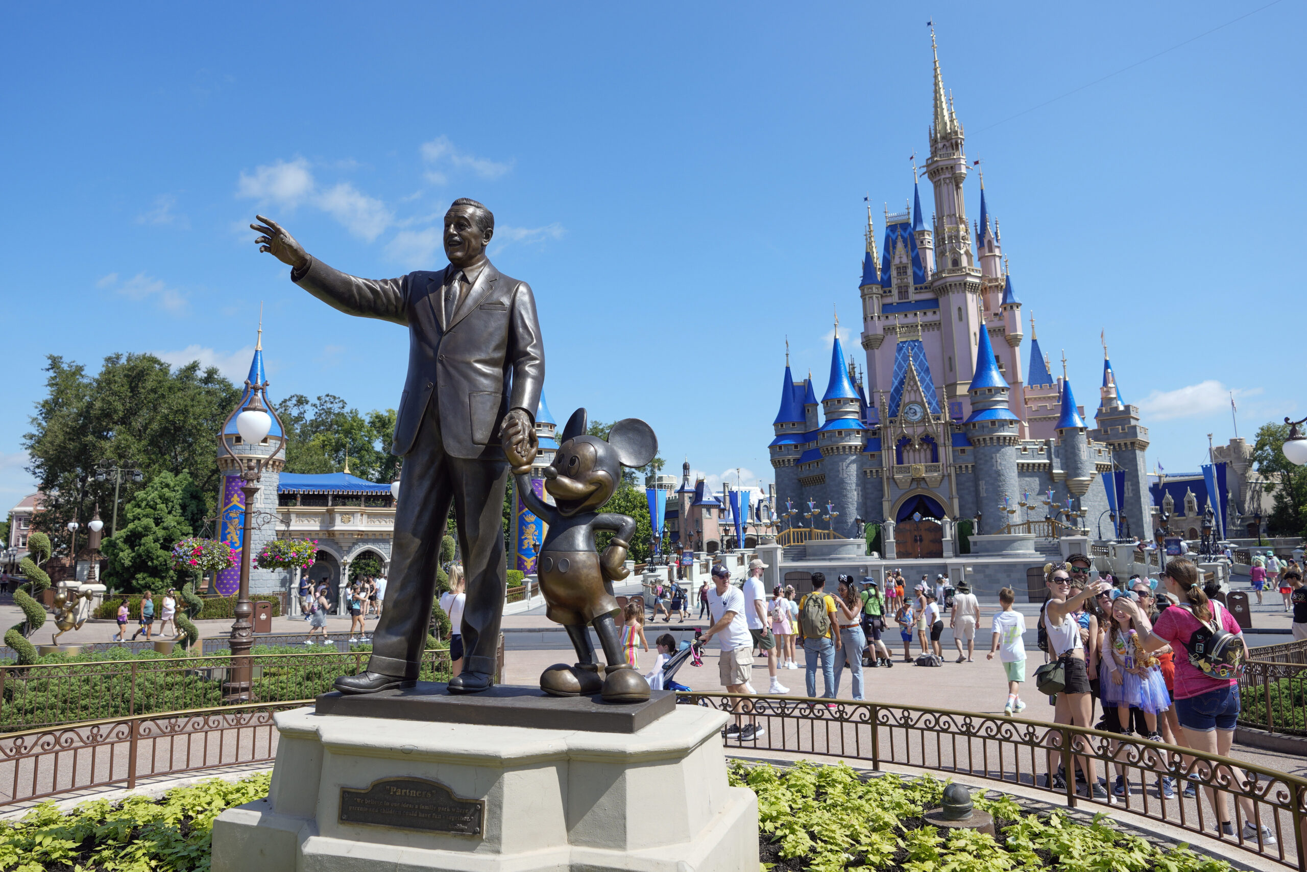 Disney DeSantis