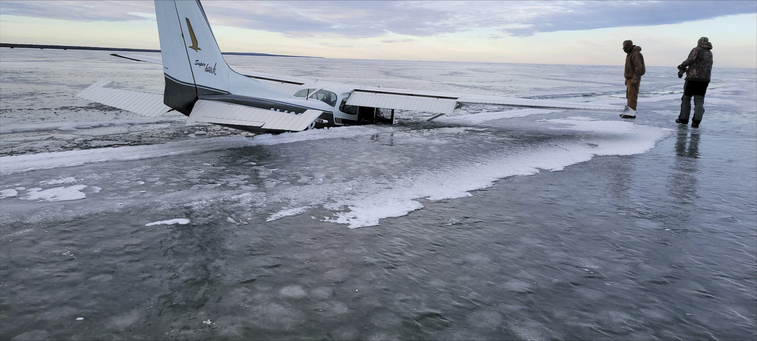 122 fishermen rescued from broken ice sheet on Minnesota lake