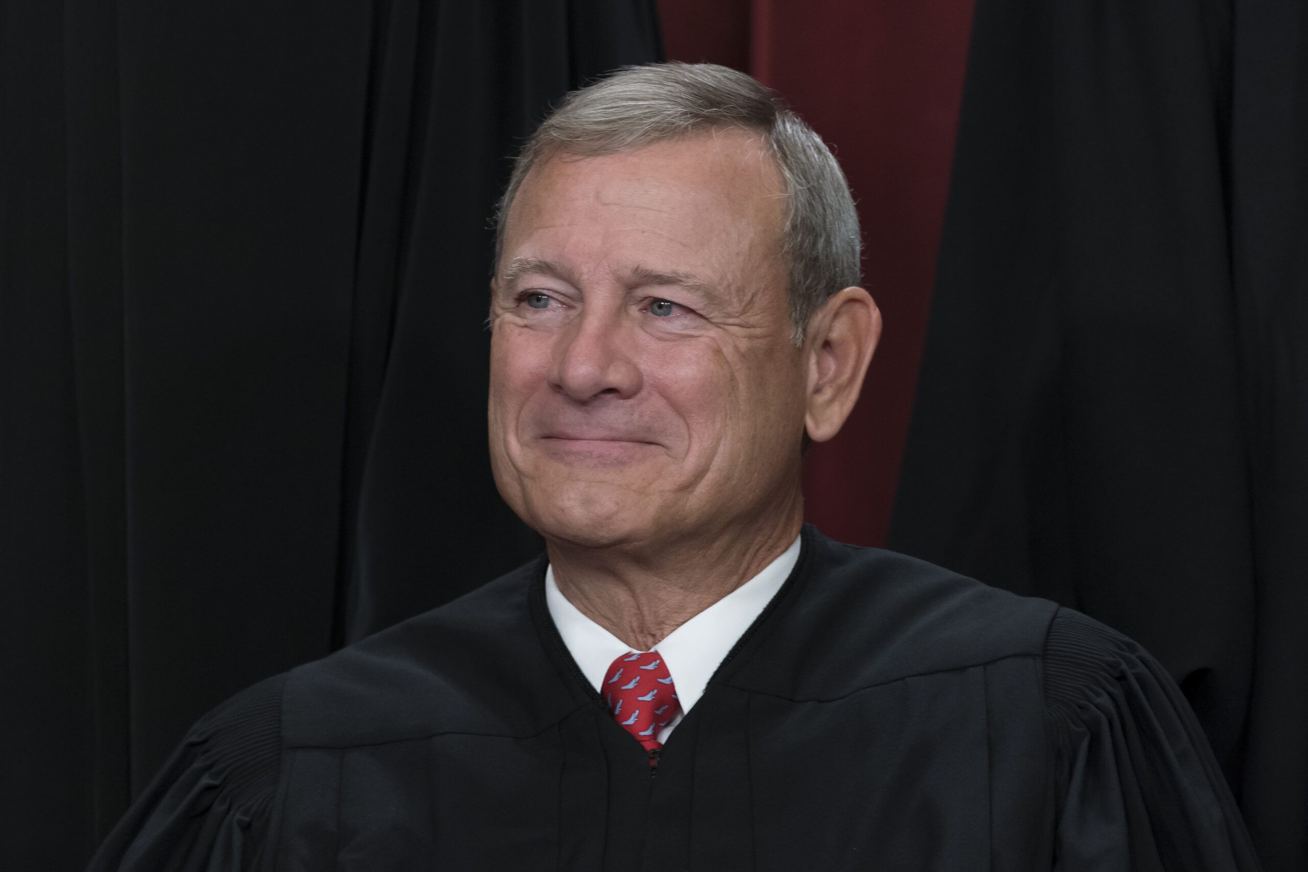 John Roberts warns AI will ‘transform’ Supreme Court but ignores Trump and ethics in report