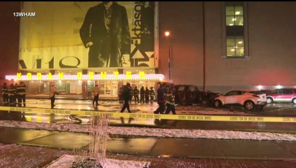 Man dead after driving into Rochester crowd and killing two: Police