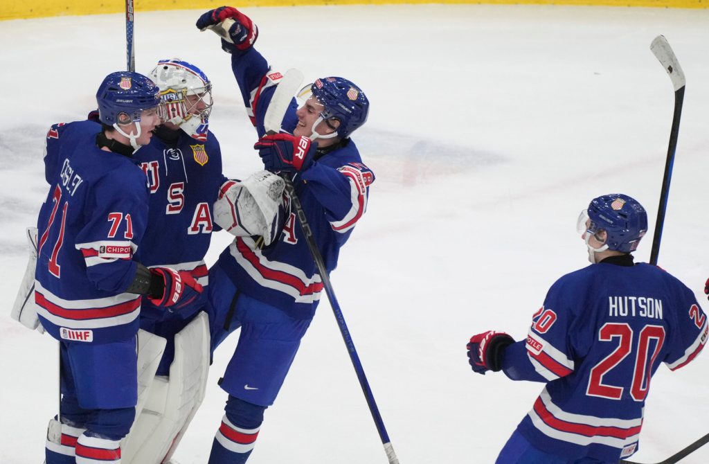 Team USA hockey praised for patriotism during national anthem: ‘Show how it’s done’