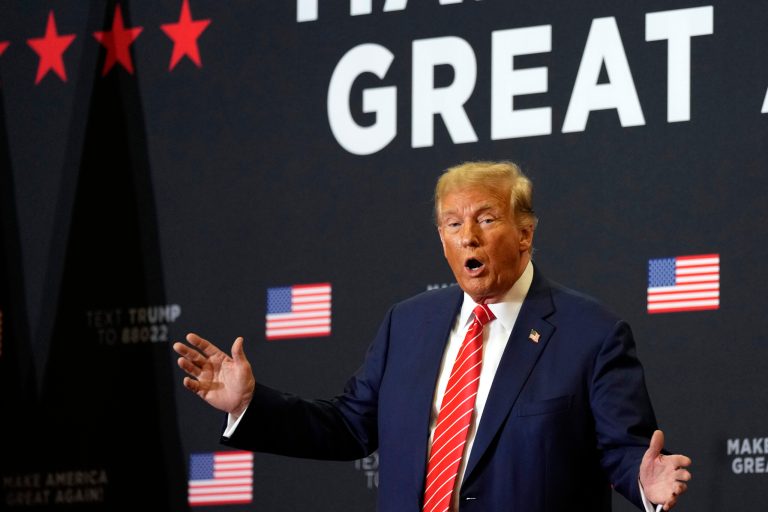 Independents split on whether Trump should remain on ballot: Poll