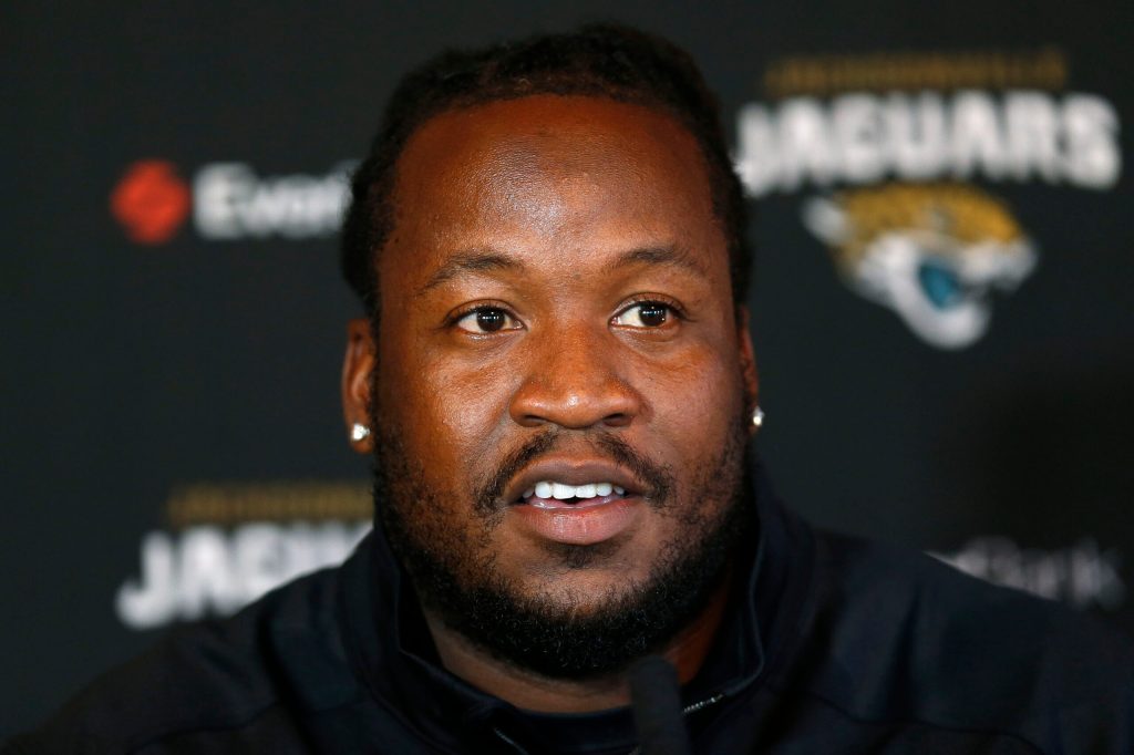 Former NFL linebacker Uche Nwaneri dies at 38