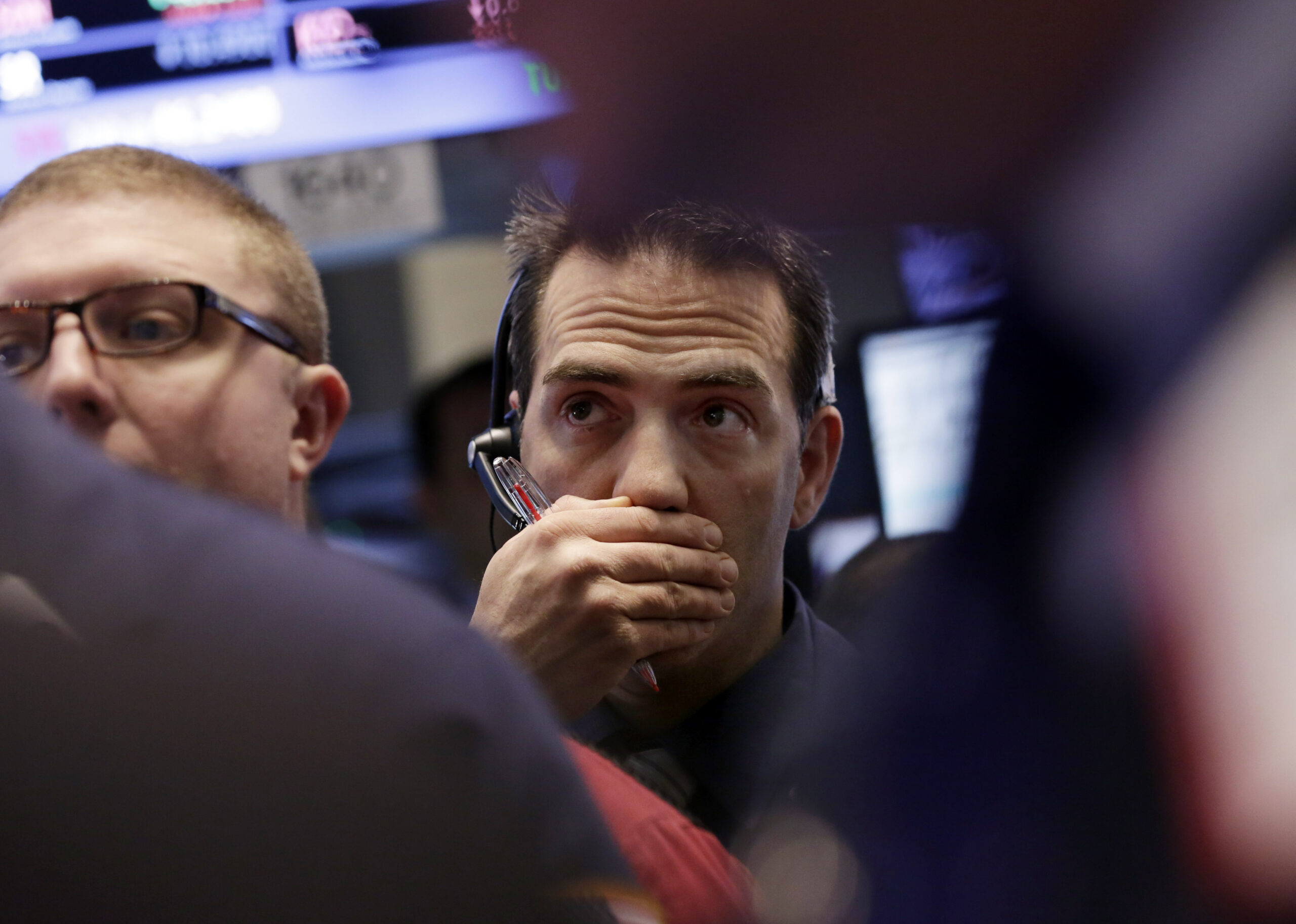 Stocks open higher, head for solid weekly gains