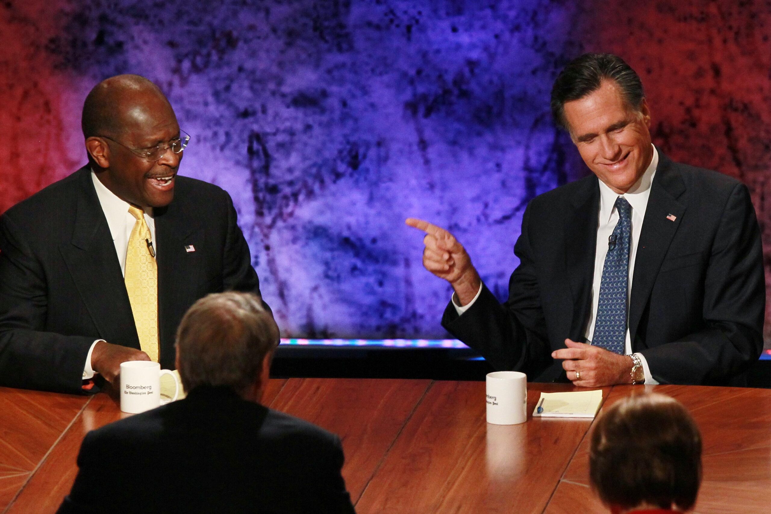 Romney dominates debate on economy