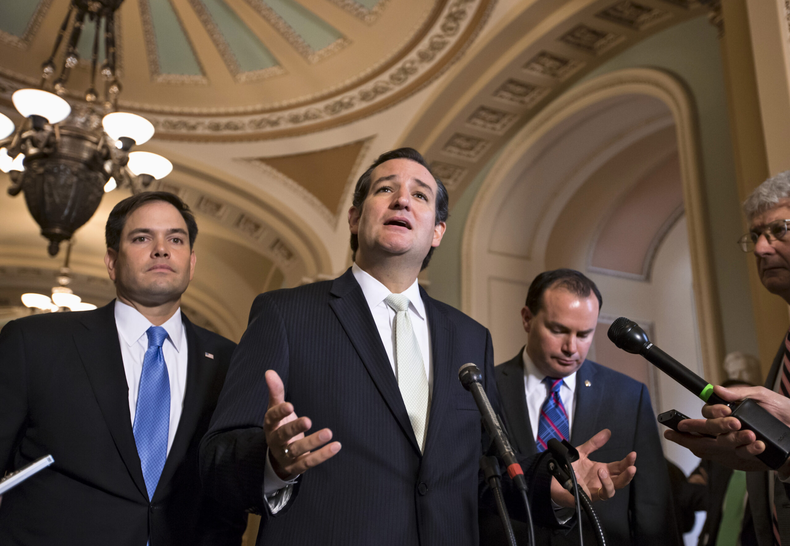Ted Cruz and Mike Lee talking budget with GOP House members