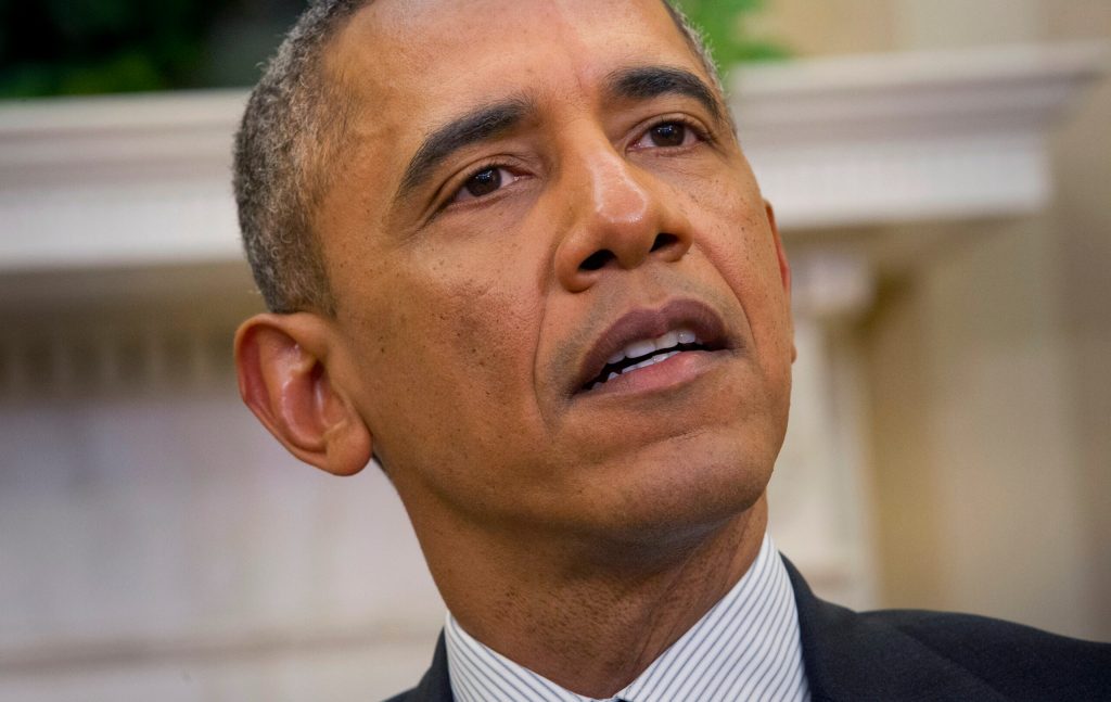 President Obama hanging on to his BlackBerry for now