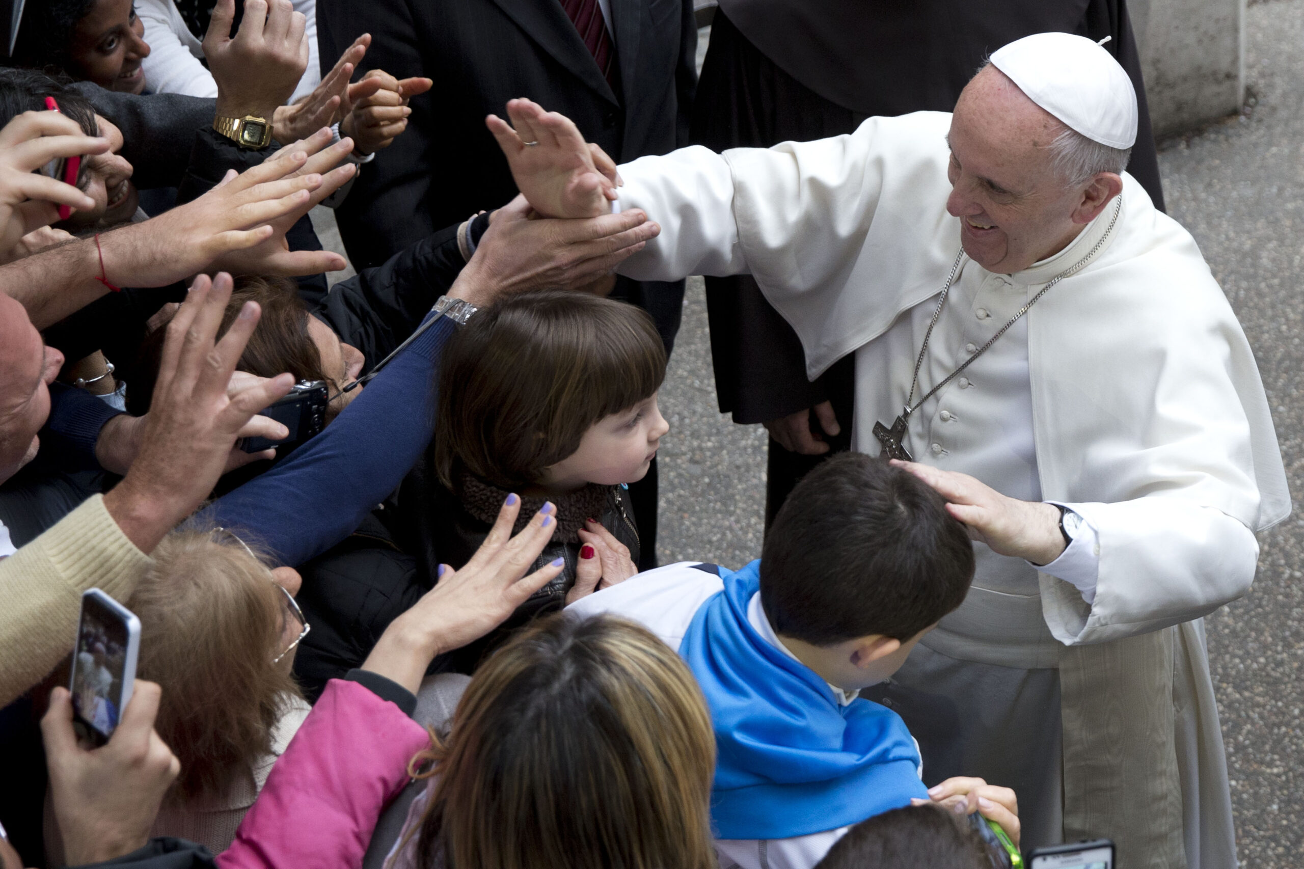 Pope warns mobsters they risk going to hell