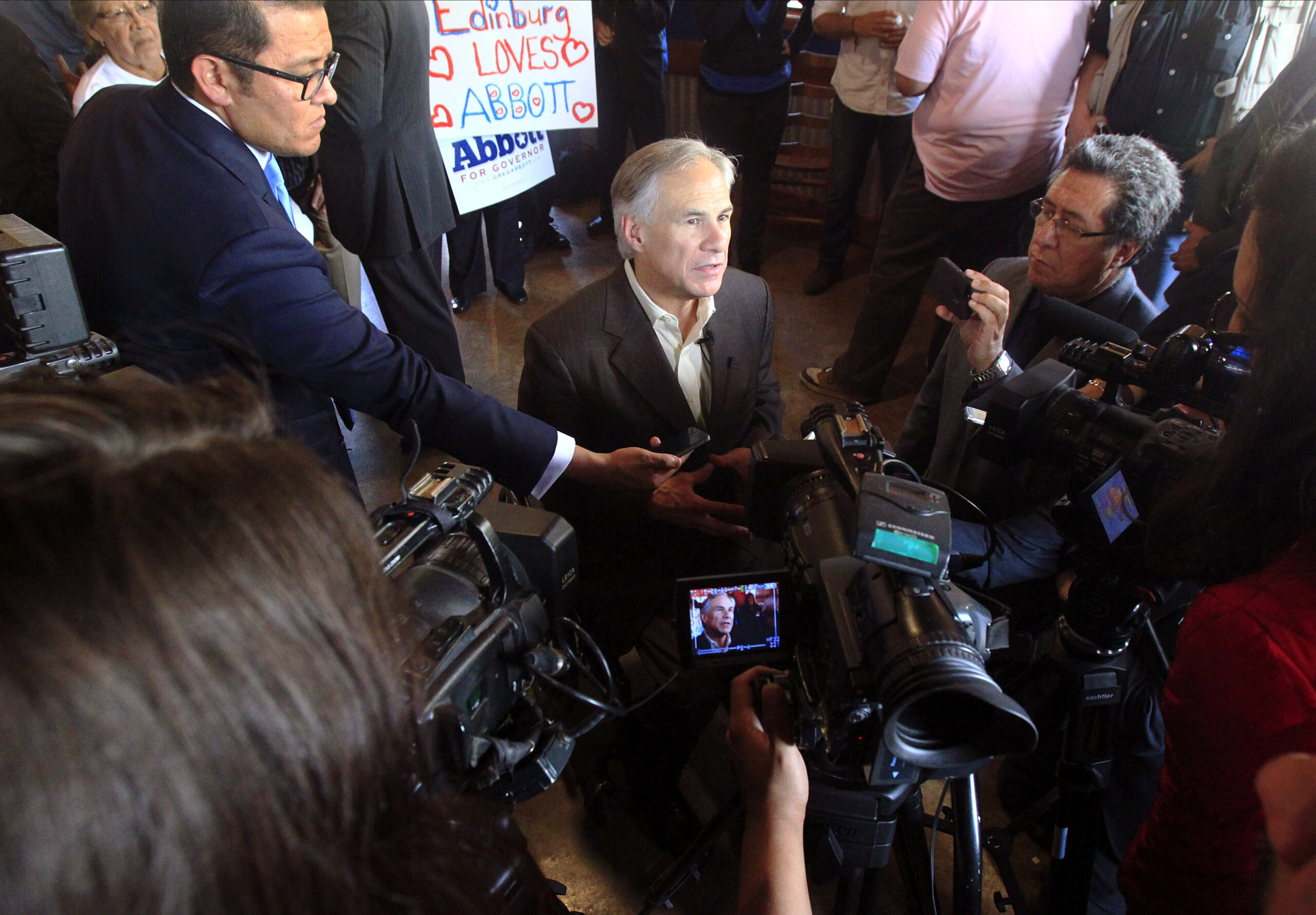 Texas GOP candidate Greg Abbott opposes easier equal pay suits