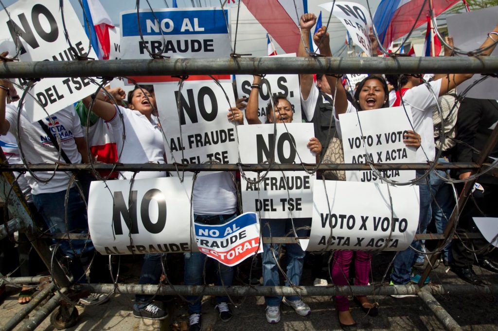Conservatives march to demand recount in Salvador