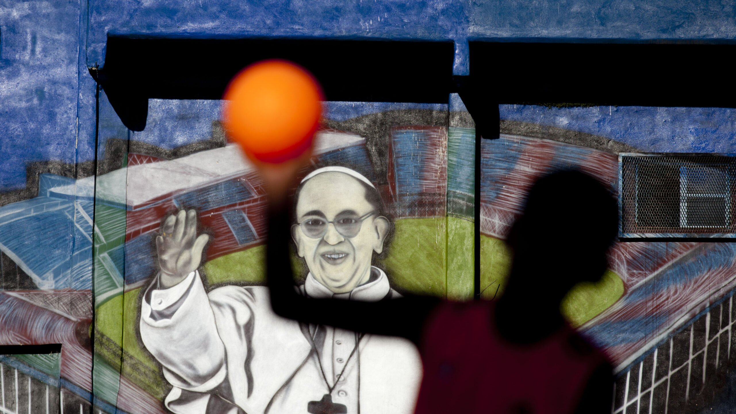 On 1st anniversary, pope defends ‘slum priests’