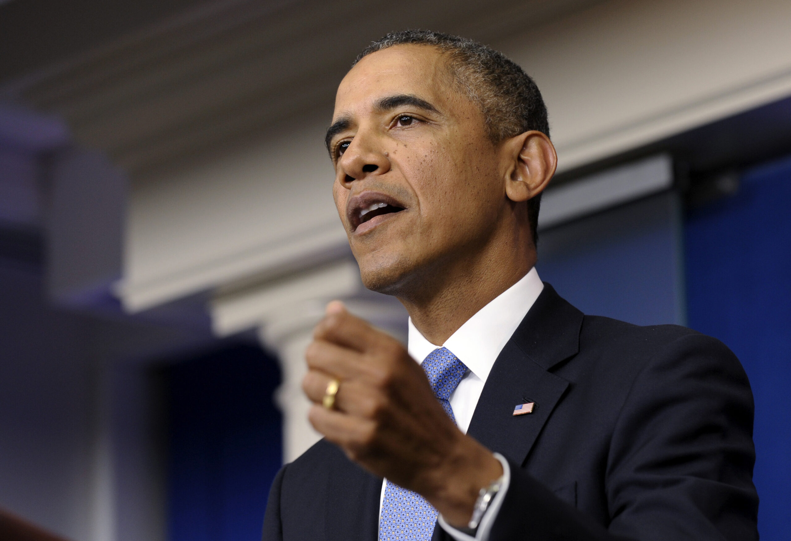 Obama phones congressional leaders