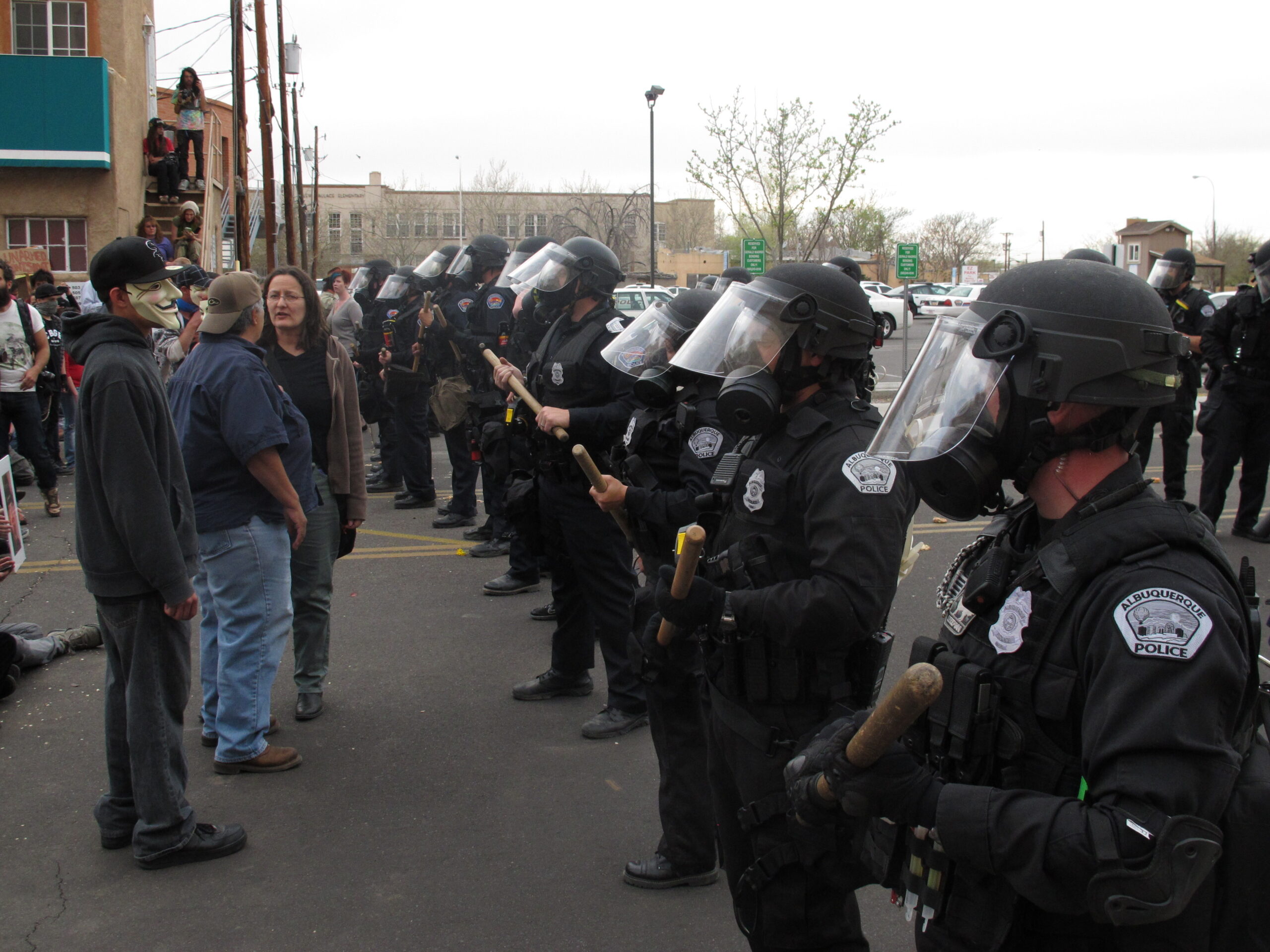 Albuquerque police face hundreds of protesters