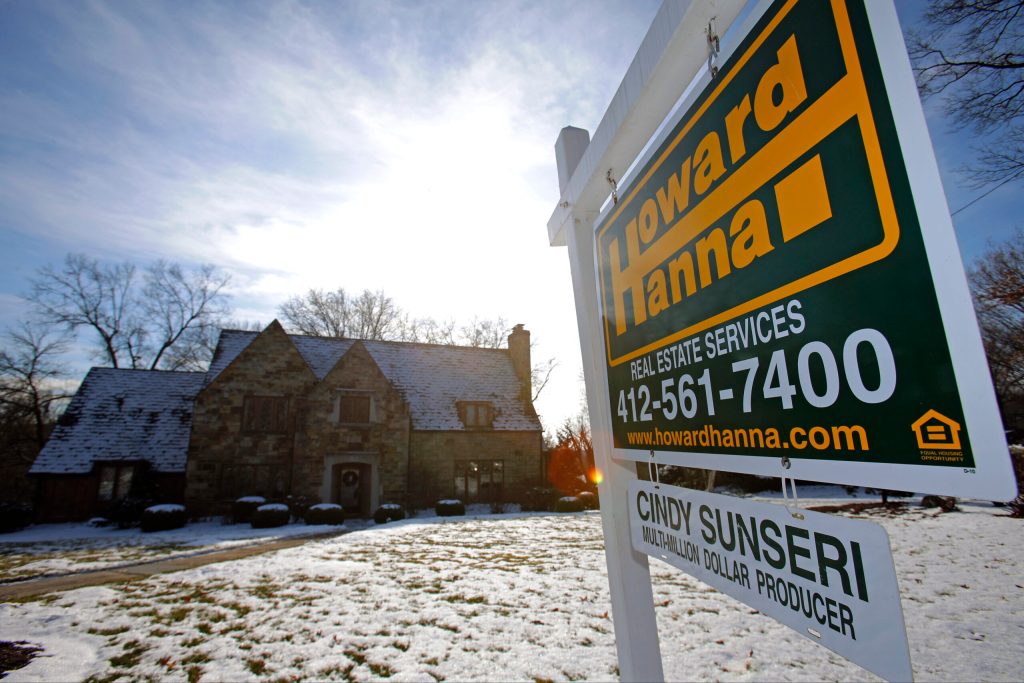 Average US 30-year mortgage rate falls to 4.32 pct