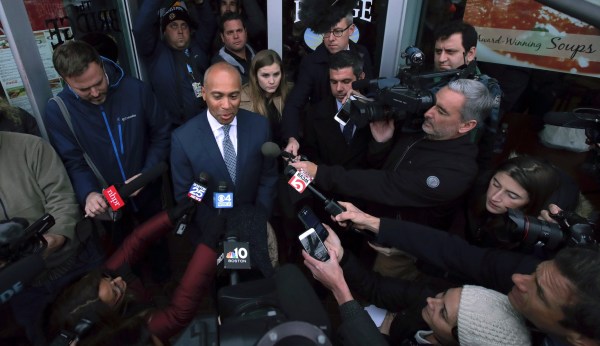 Democratic Party failure to limit 2020 primary field reflects deep disarray in fight against Trump