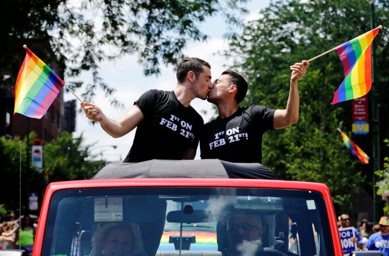 1st gay pride parade in Chicago since marriage law