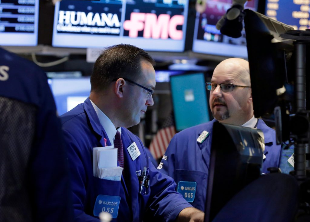 US stocks move higher; Home builders gain