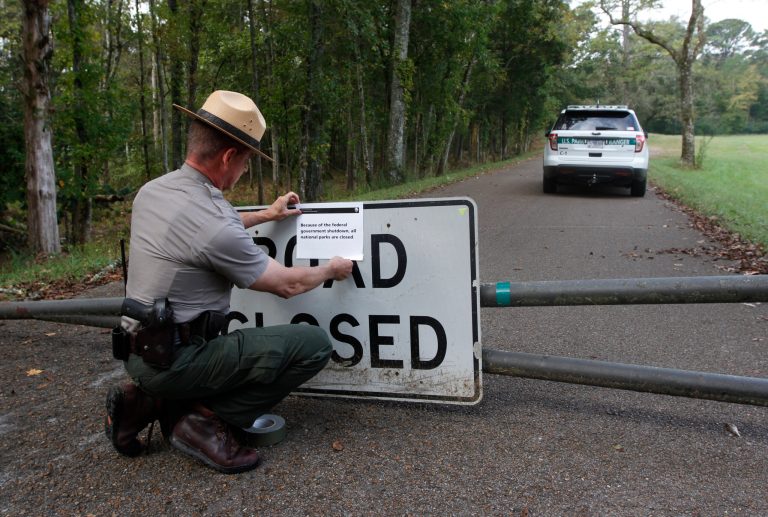 Obama favors monument closures to ‘pressure’ Republicans