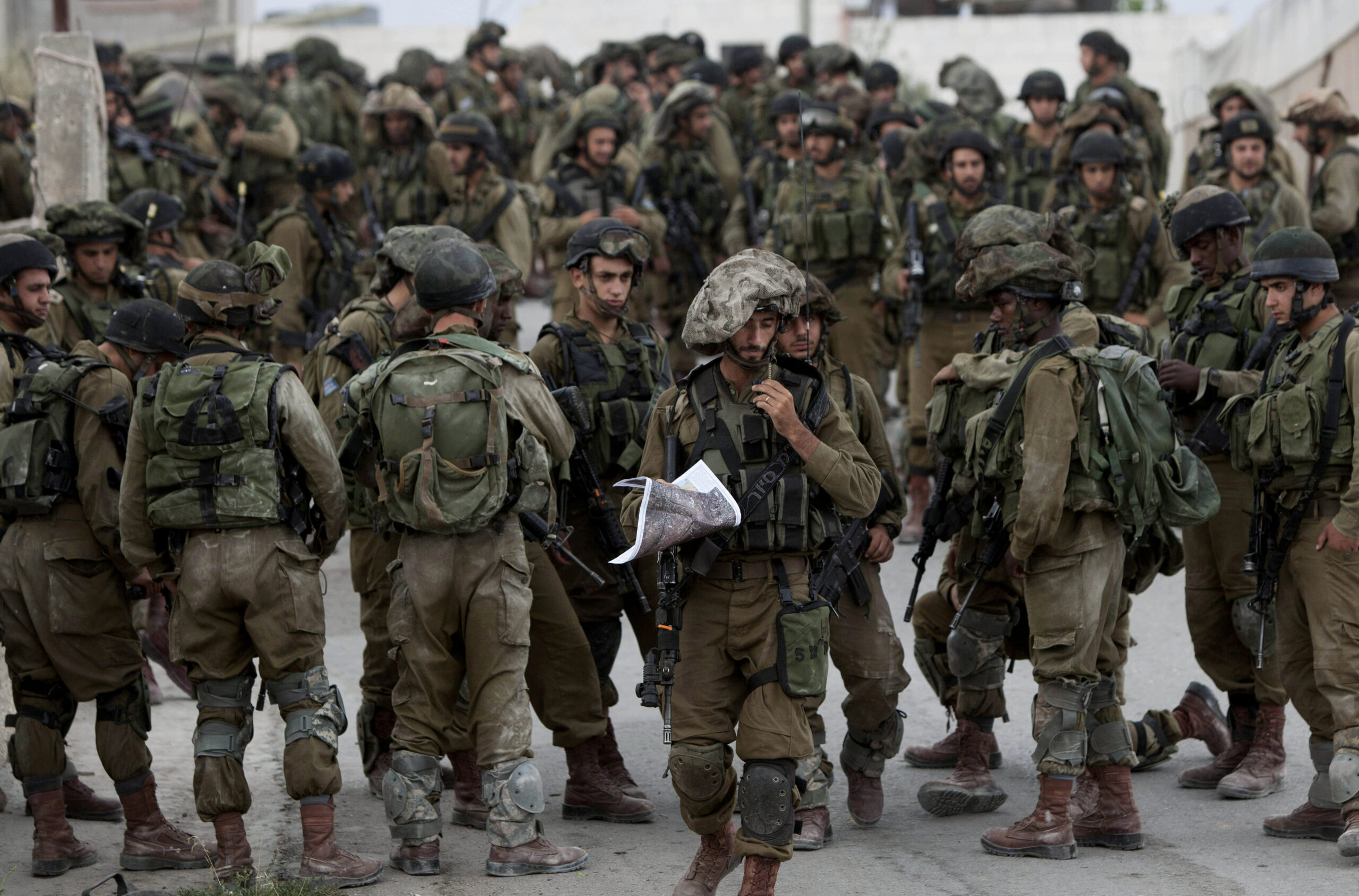 Palestinian prisoners in Israel end hunger strike