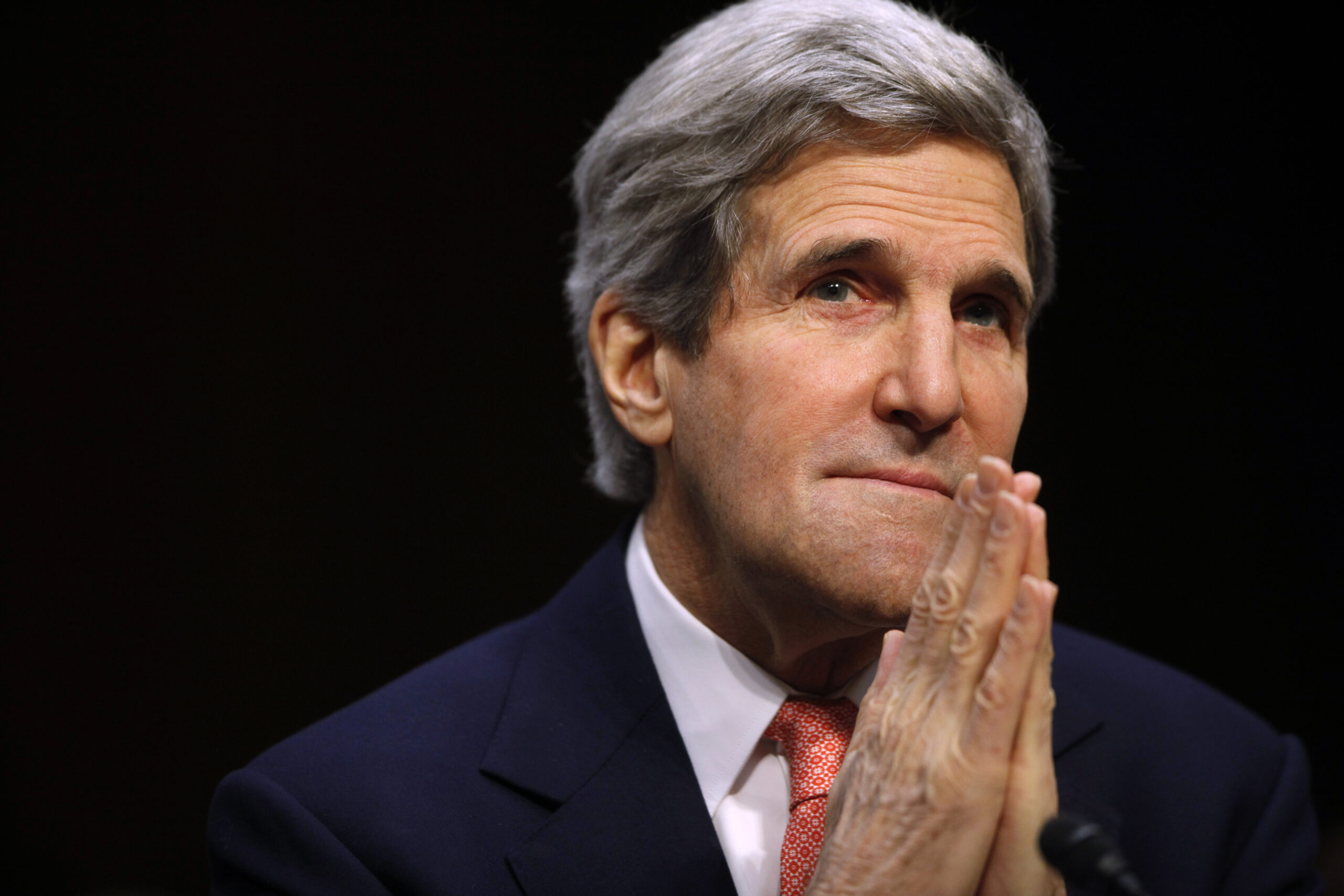 Kerry: US, EU will react if Crimea annexed