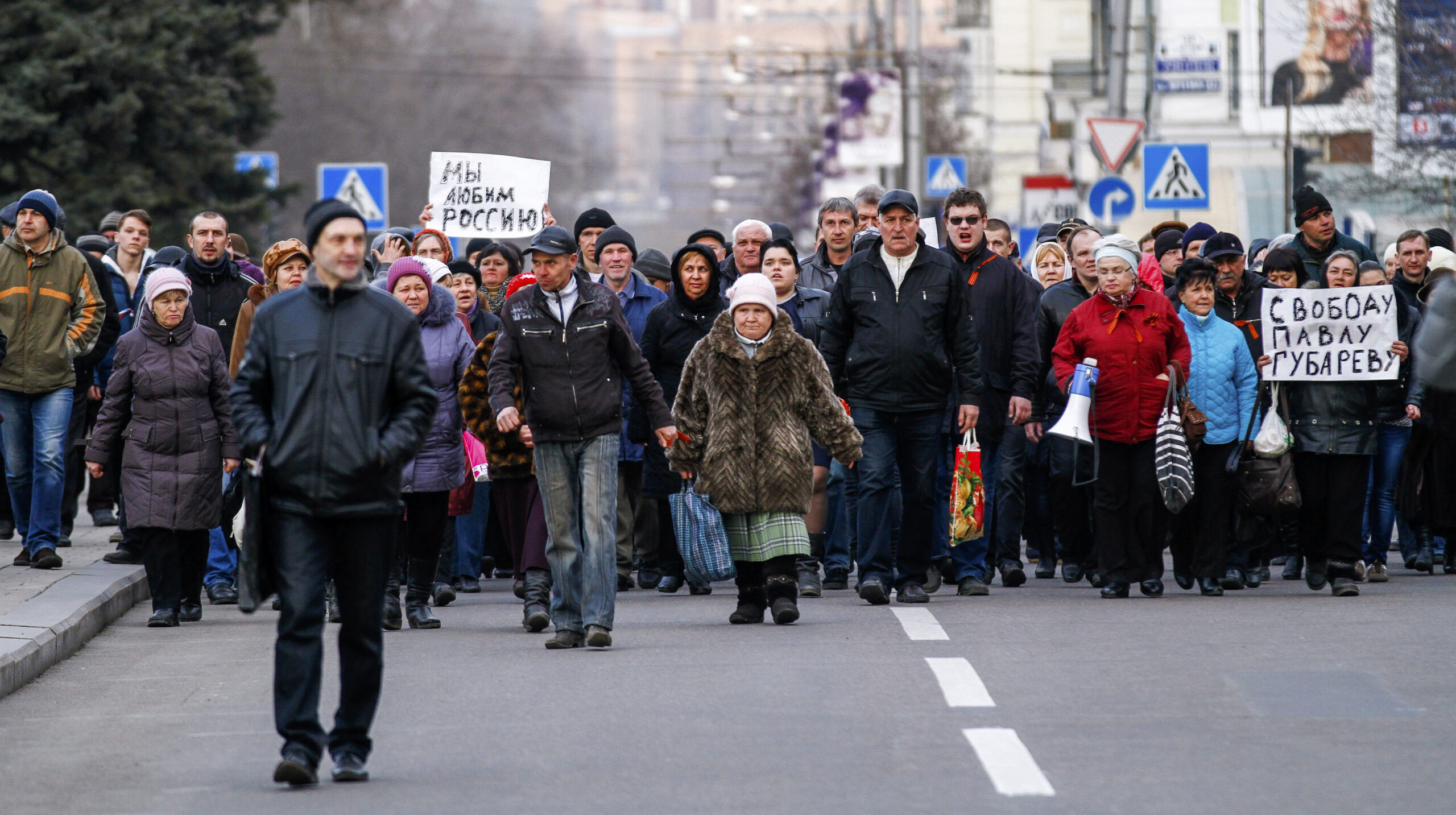 Crimea’s parliament pushes for independence