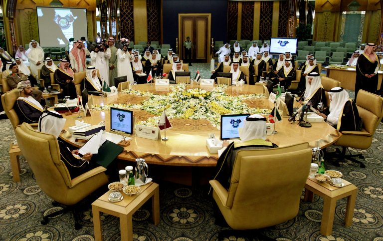 Saudi, UAE, Bahrain withdraw envoys from Qatar