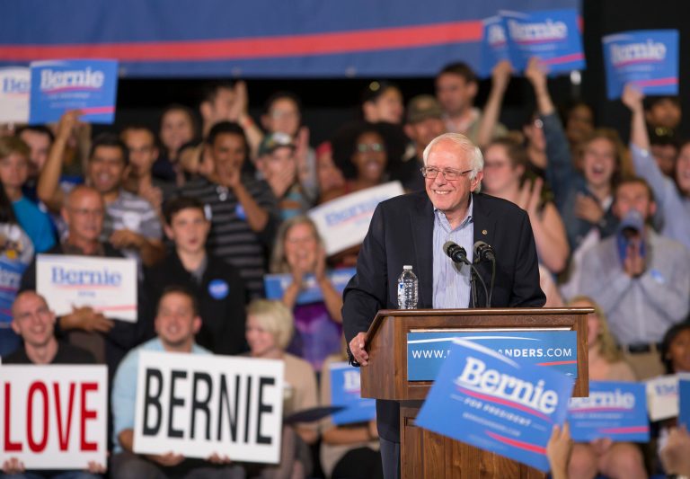 Sanders to huge NC crowd: Establishment nervous