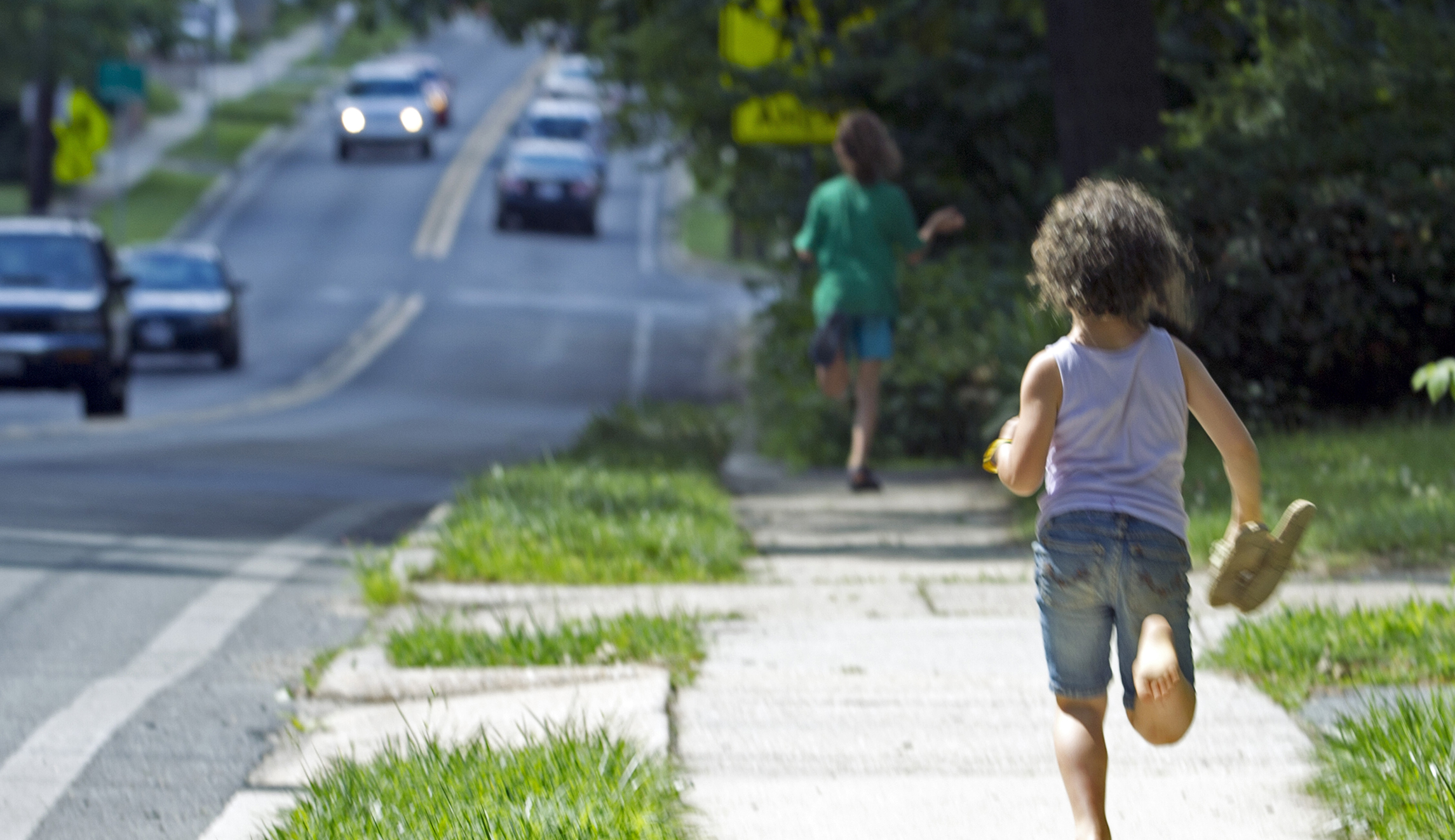 Children need more independent play, but police bust parents for not helicoptering