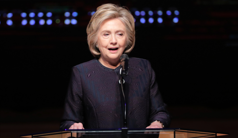 Hillary Clinton now sniping at Elizabeth Warren