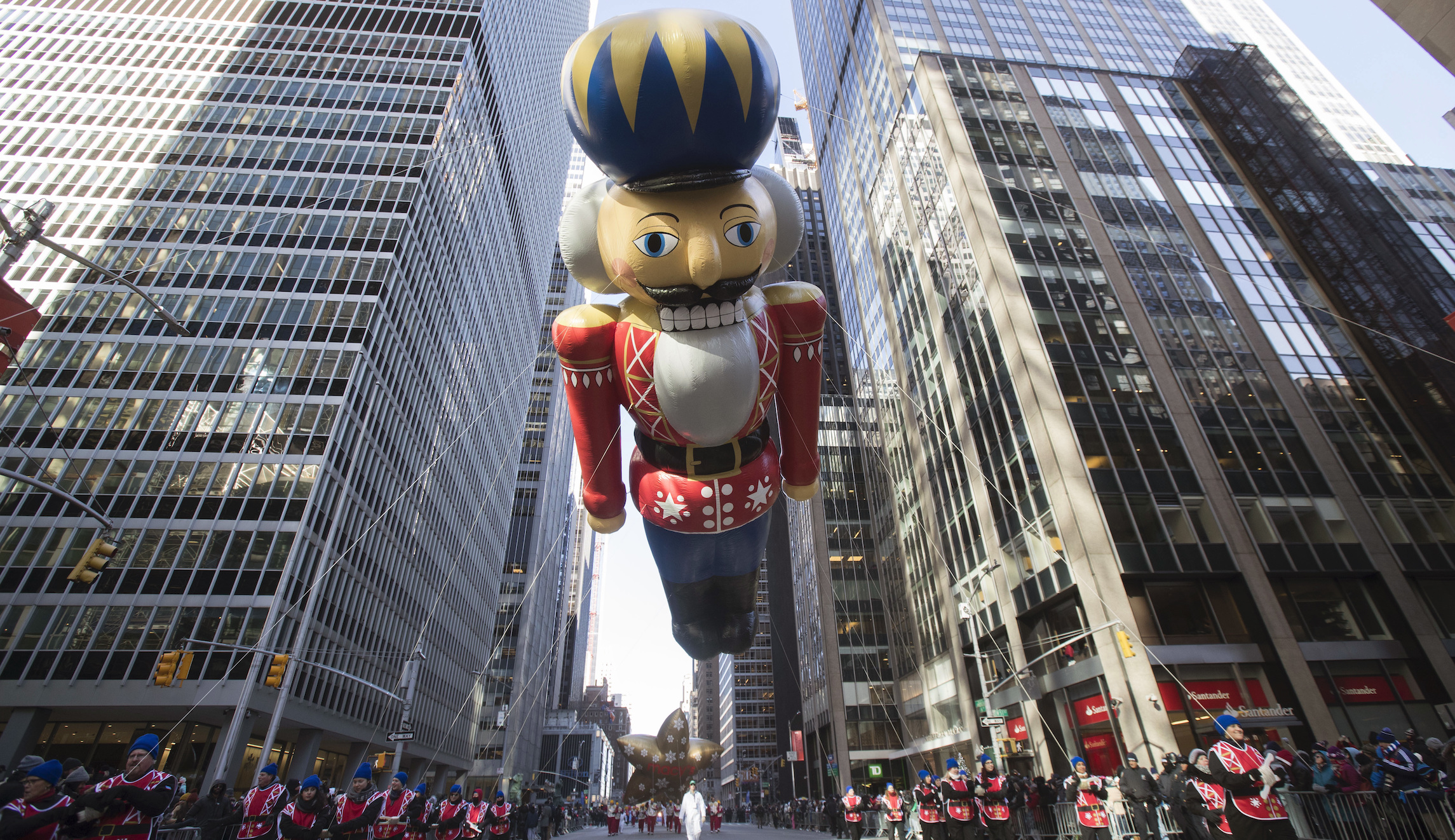 'Looks shaky': Macy's Thanksgiving Day Parade balloons might not be flown because of high winds