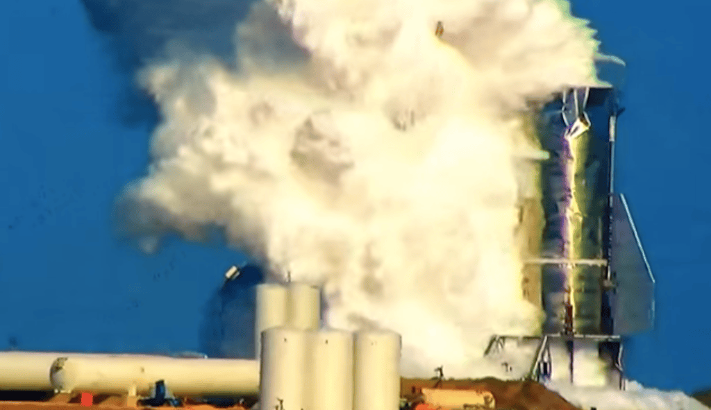 Steam pours from SpaceX Starship after model explodes during pressure testing
