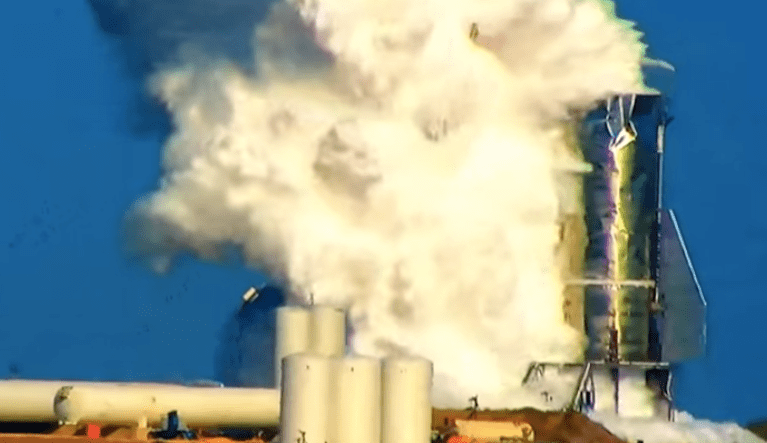 Steam pours from SpaceX Starship after model explodes during pressure testing