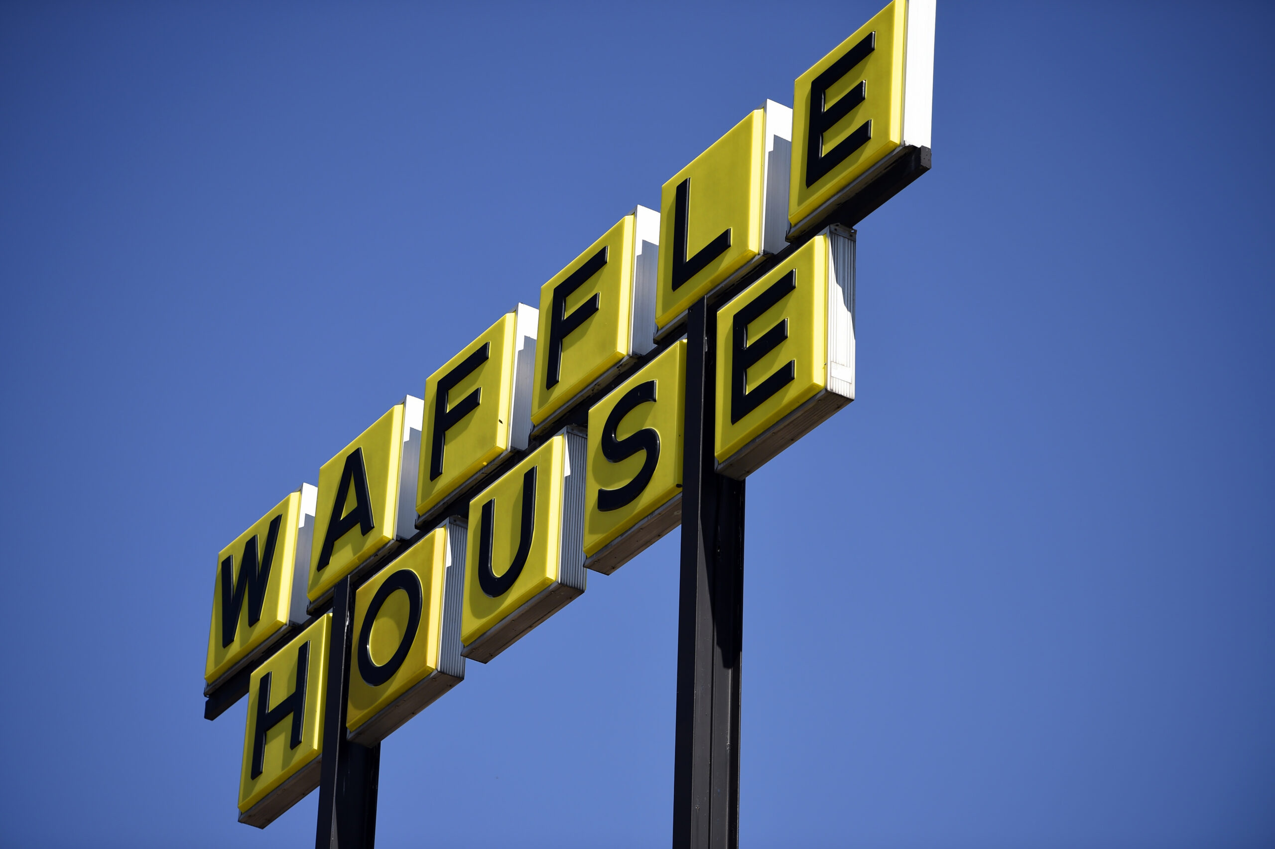Indianapolis Waffle House shooting kills one and injures five