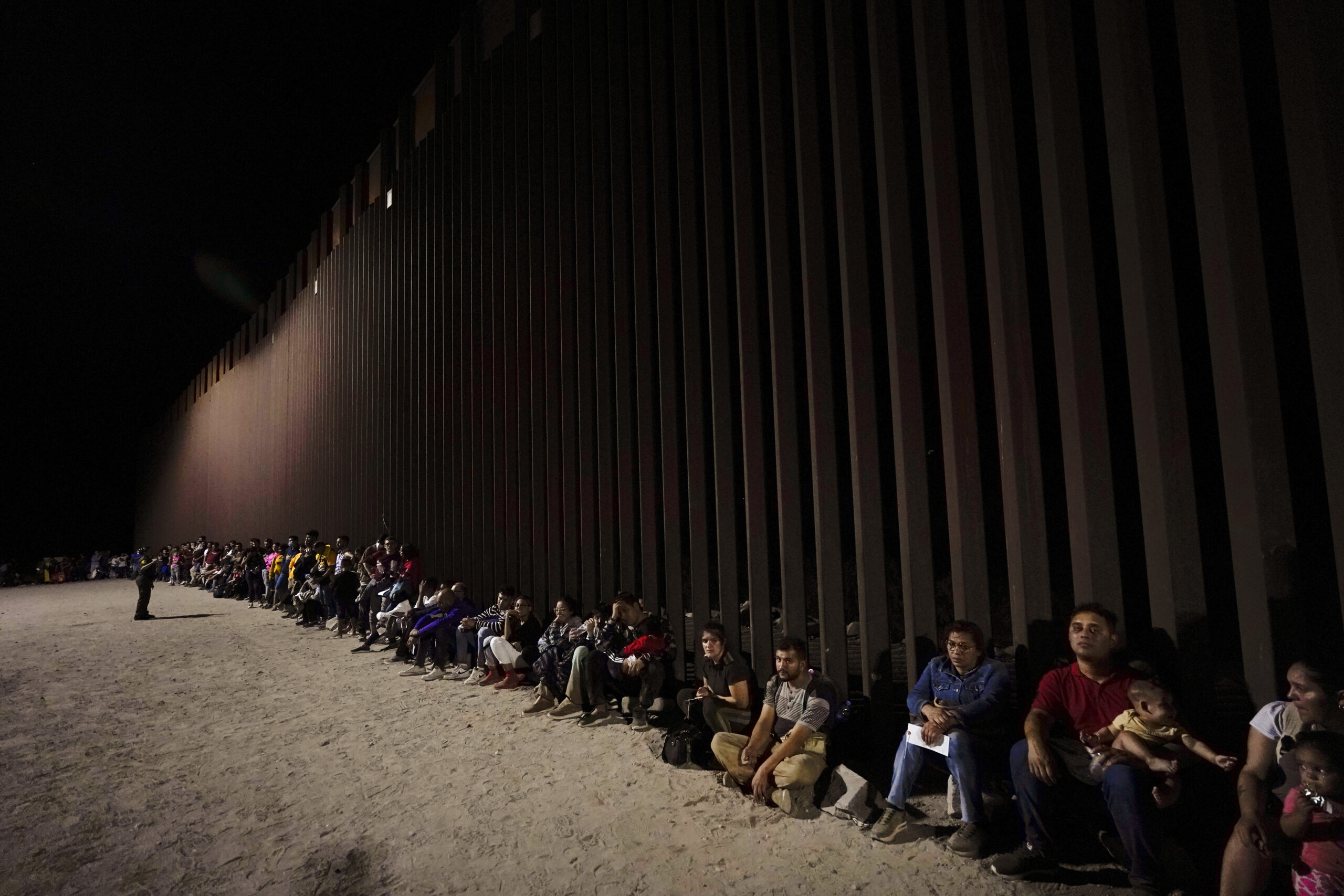 Majority supports construction of border wall for first time: Poll
