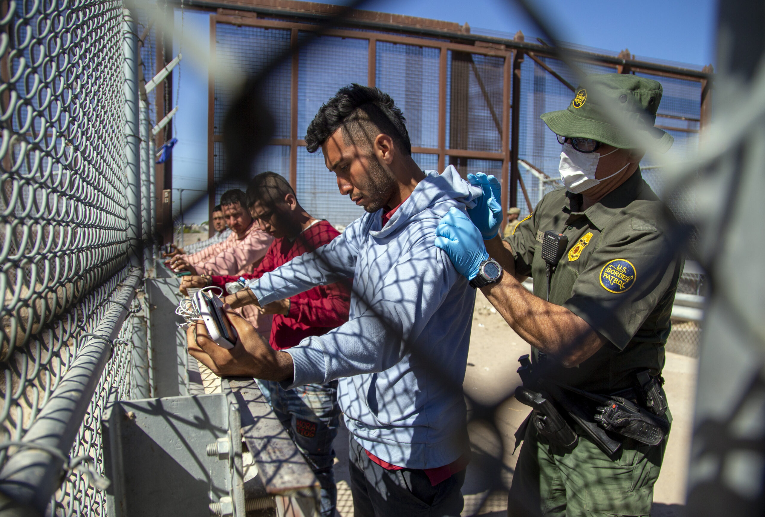 Supreme Court extends pause of Texas law allowing arrests of illegal immigrants