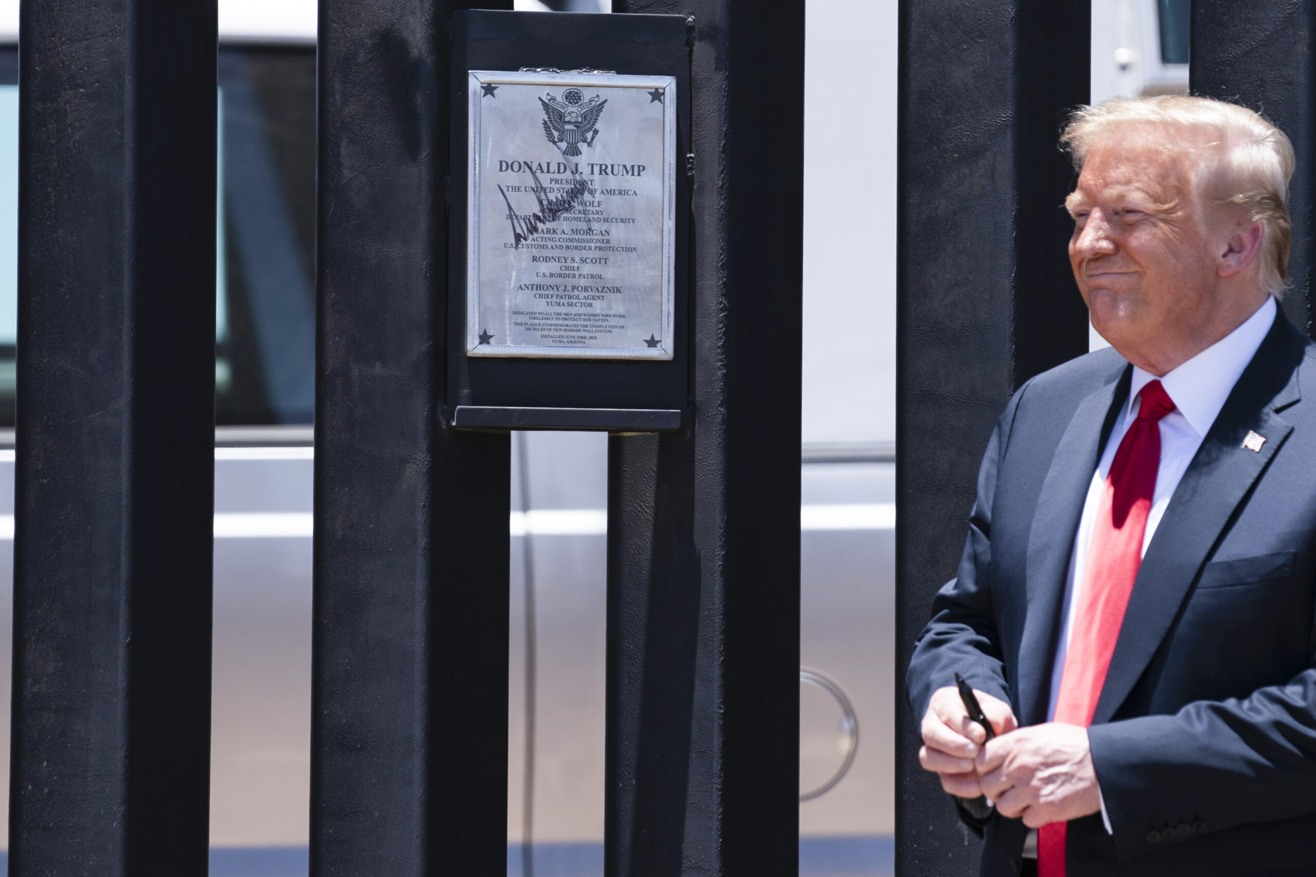 Most voters demand ‘Build the Wall’ and predict ‘civil war’ over illegal immigrants