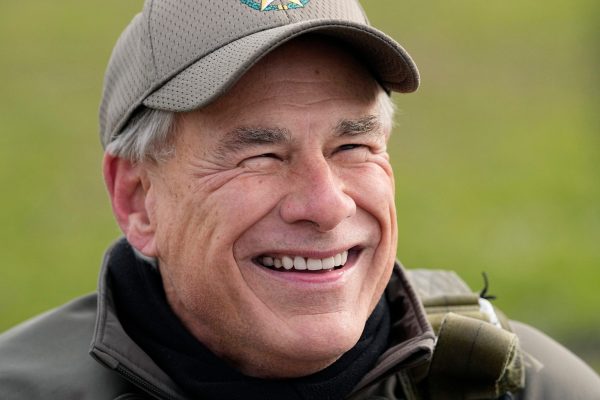 Greg Abbott refers to NYC migrant plan as ‘insanity’