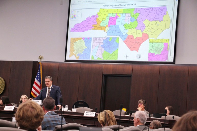 Federal judge redraws legislative map in central Washington