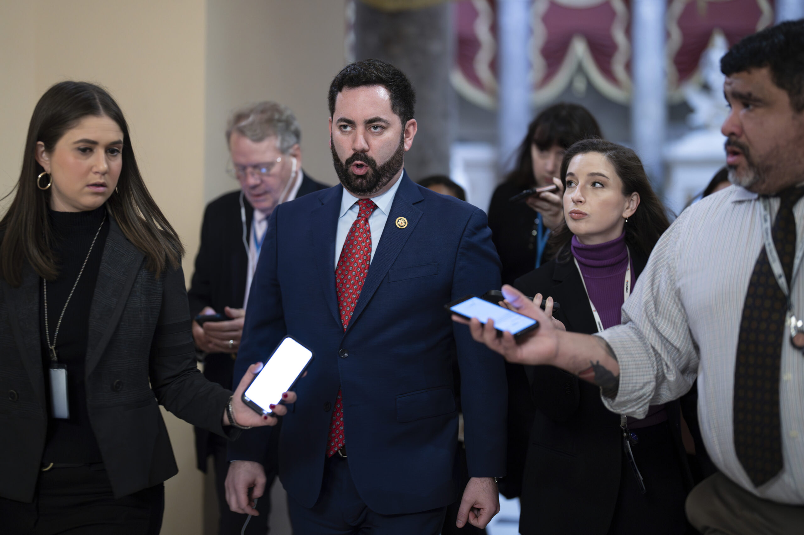 Bill to raise SALT deduction cap blocked by conservatives and Democrats