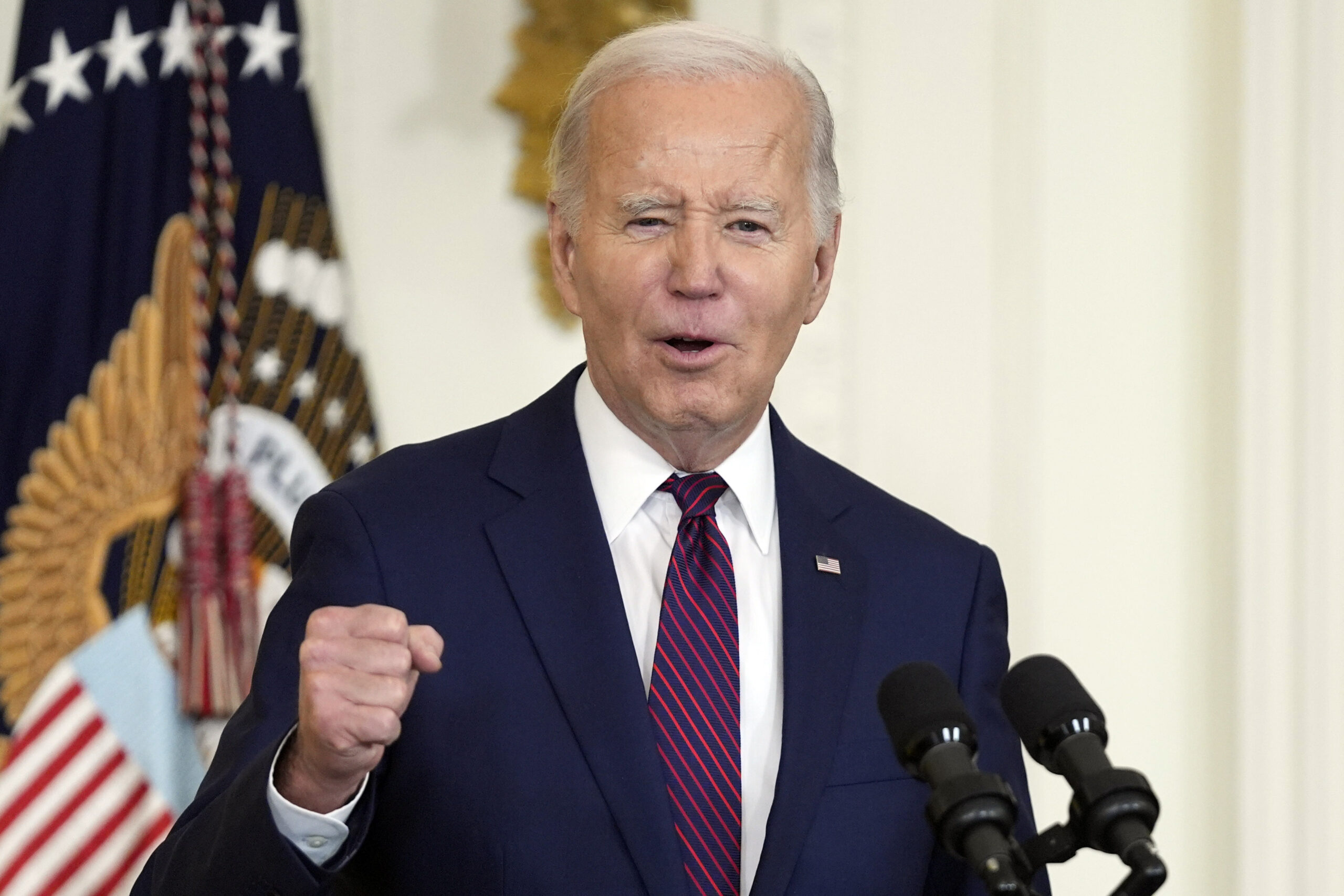 Reporter’s Notebook: Biden uses humor to diffuse age issues