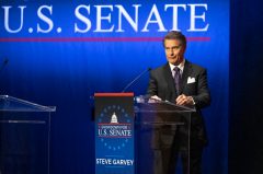 Steve Garvey says ‘minimum wage is where it is and should be’ in criticizing California’s boost for fast-food workers to $20 an hour