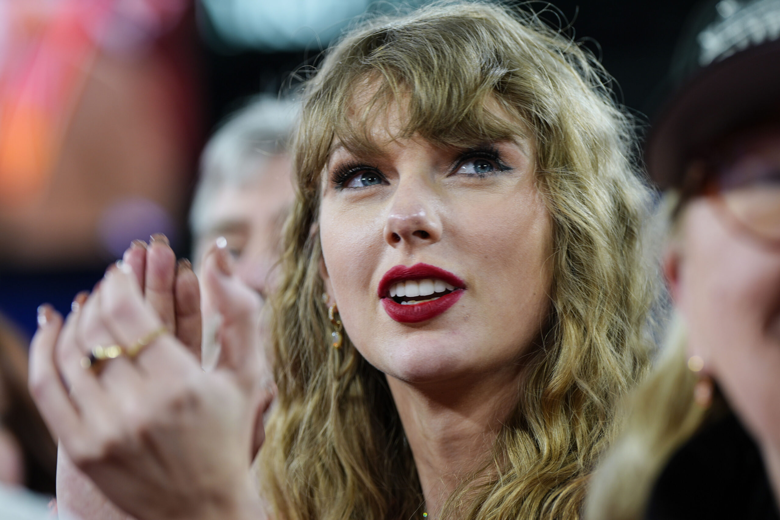 Taylor Swift gives $100,000 to Kansas City shooting victim’s fundraiser