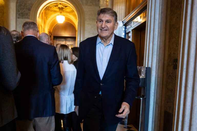 Manchin suggests Romney or Portman as running mates for a third-party bid