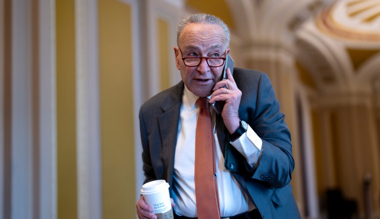 Senate advances borderless Ukraine bill despite Republican split