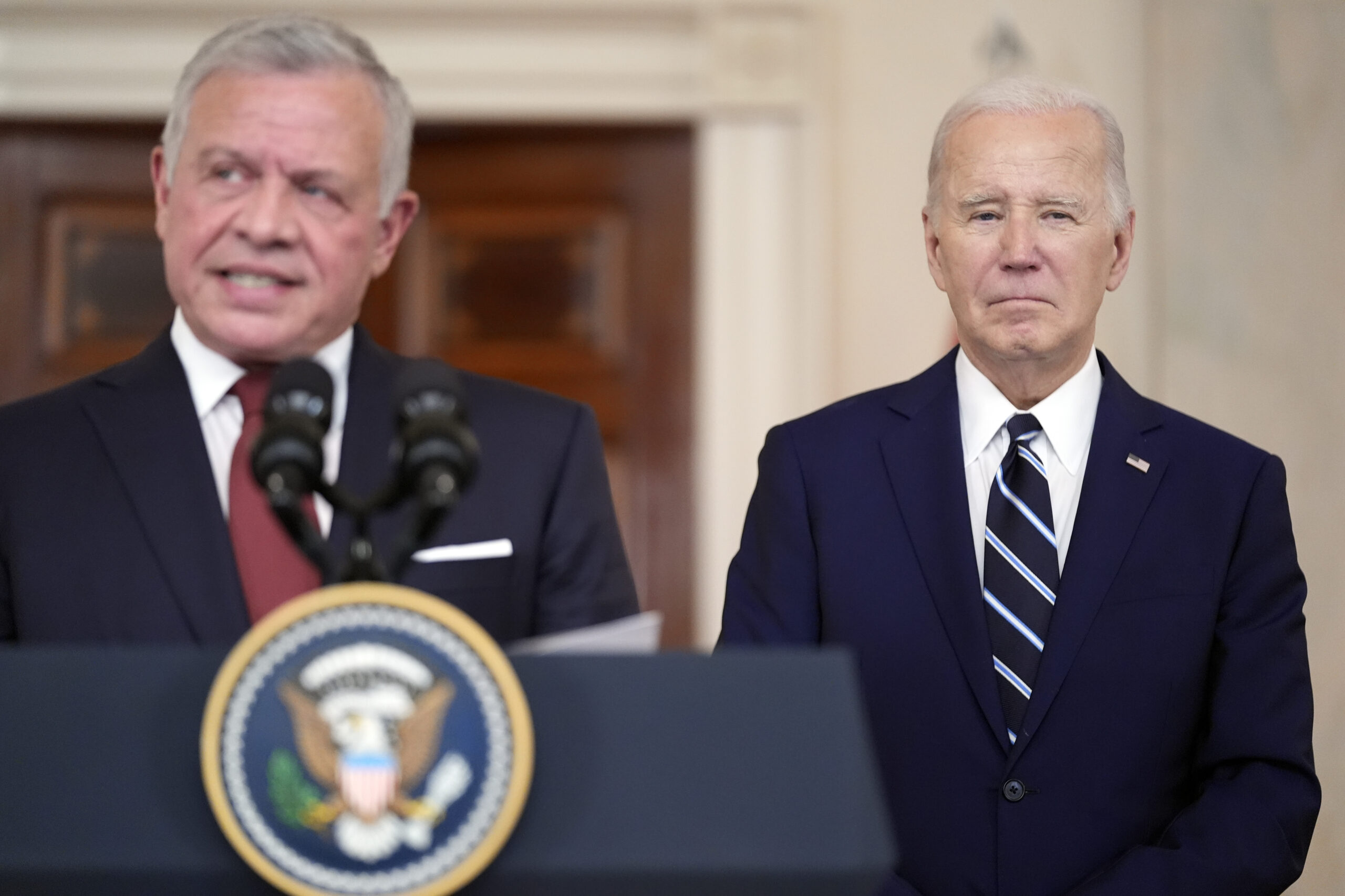 Biden bobbles another press conference with wandering performance behind Jordan’s king