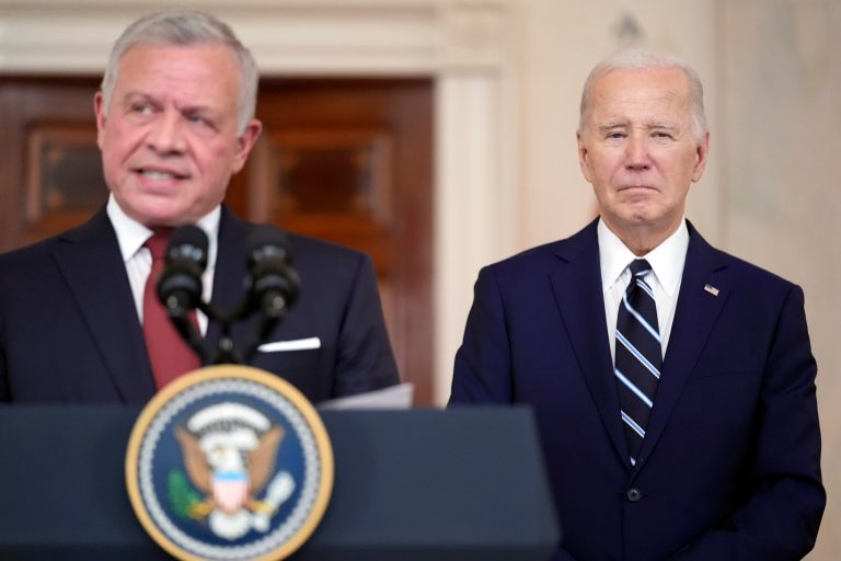 Biden bobbles another press conference with wandering performance behind Jordan’s king