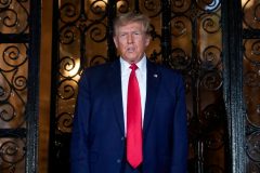 Trump touts new shoe deal at Sneaker Con appearance