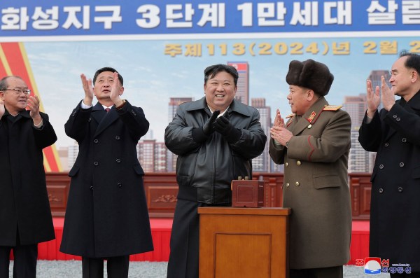 North Korea barters artillery for food from Russia